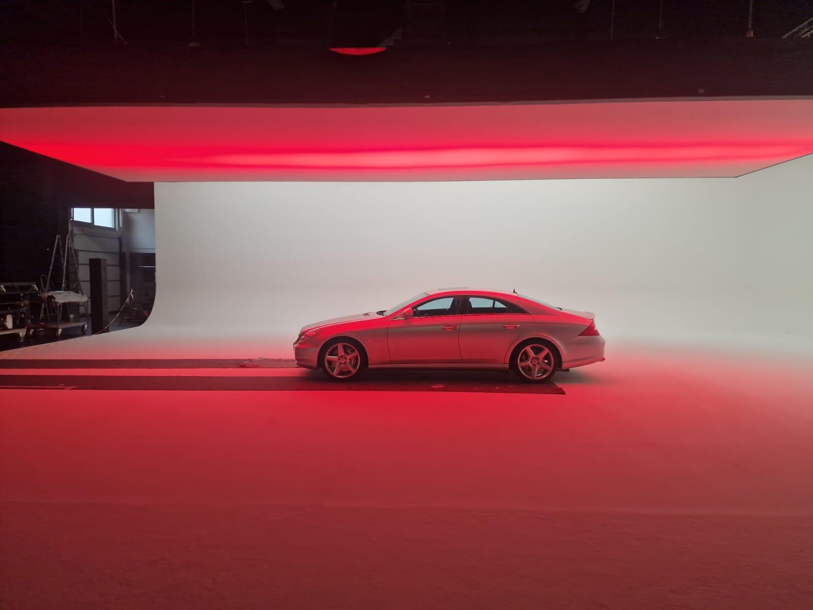 Red lighting with Flat Light